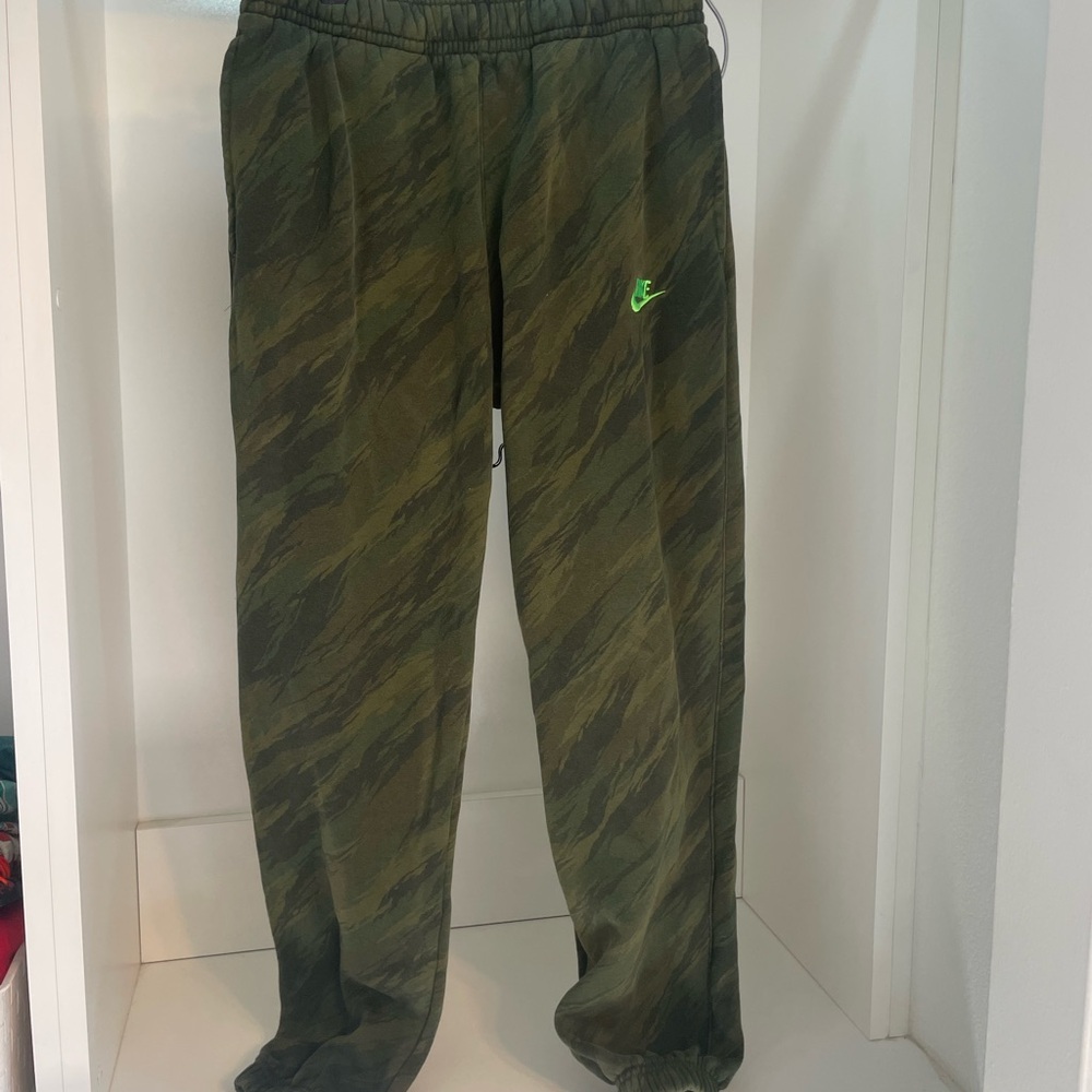Nike Green Sweatpants Relaxed Fit Joggers